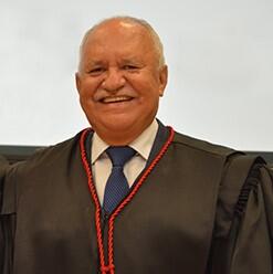 Desembargador Julizar Barbosa Trindade